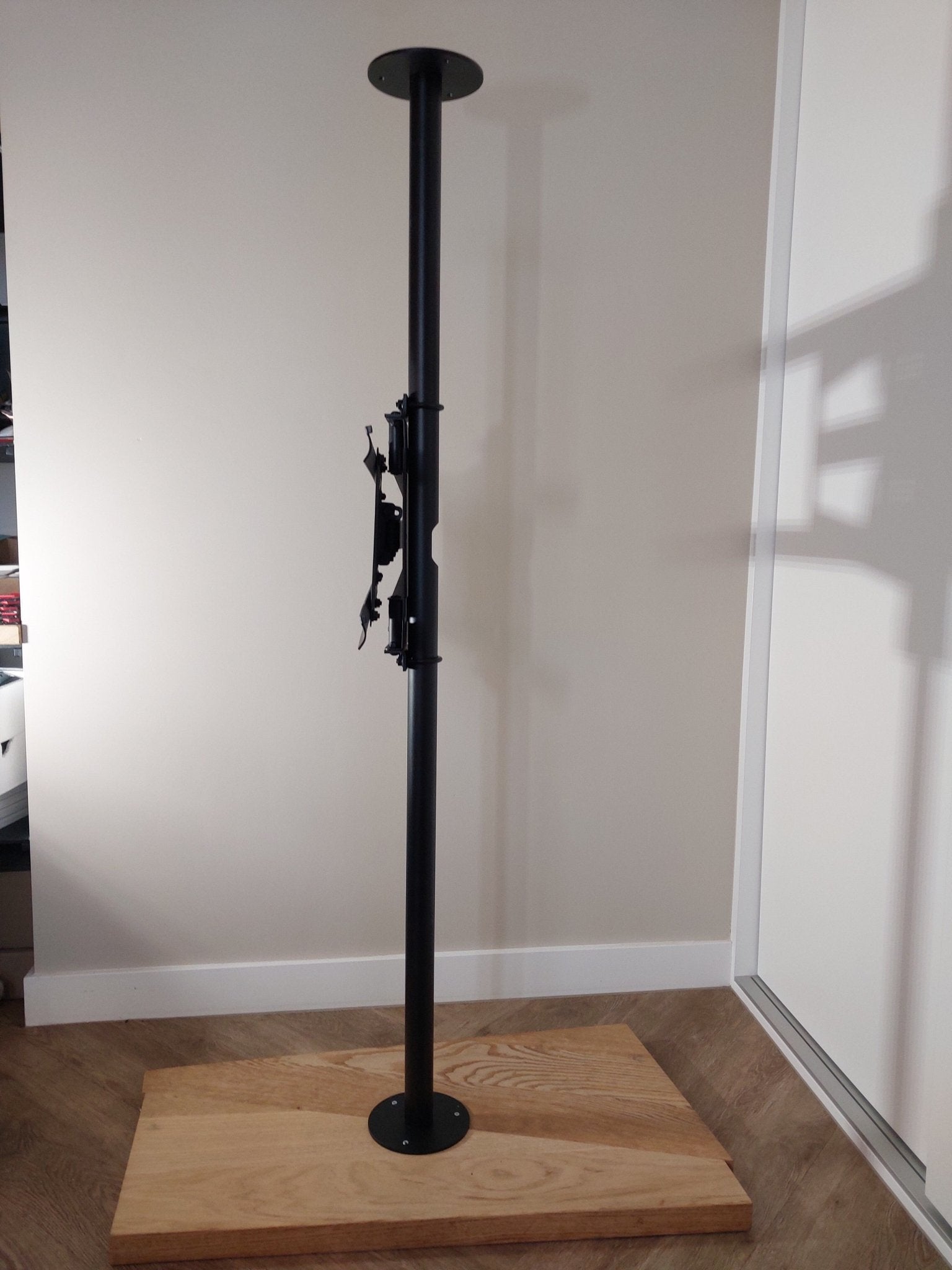 Drehbarer TV-Mast – 360° Rotation für optimale Ausrichtung